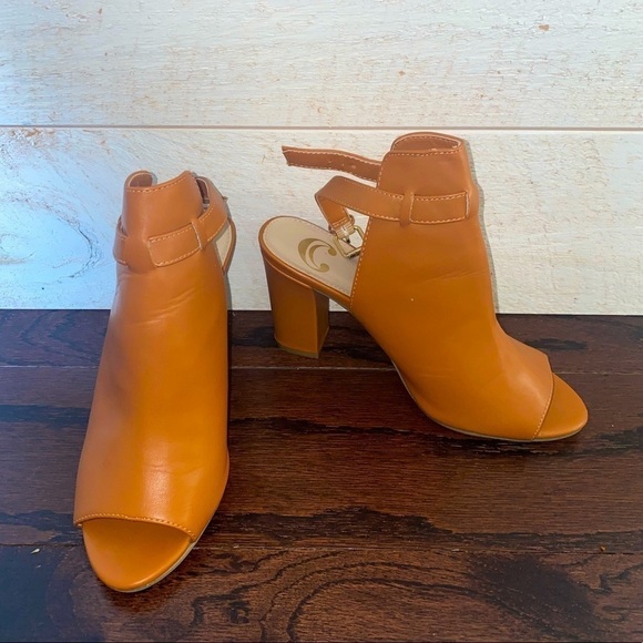 Charming Charlie Cognac Peep Toe Heels Size 8 - Picture 1 of 6
